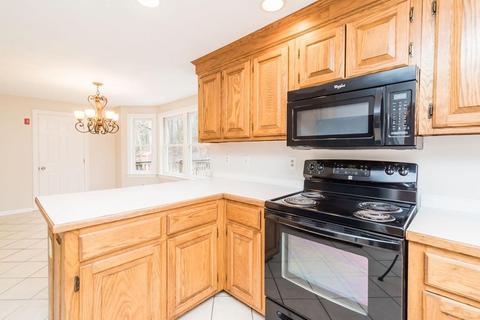 285 Kemp St, Dunstable, MA 01827 photo 3