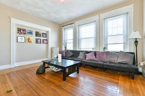524 Harvard St, Brookline, MA 02446 photo 4