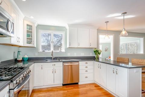 16 Surrey Ln, Needham, MA 02492 photo 3