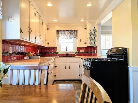 147 Main St, Reading, MA 01867 photo 3