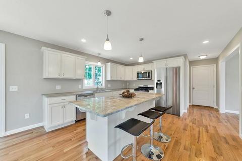 93 Joanne Dr, Springfield, MA 01119 photo 3