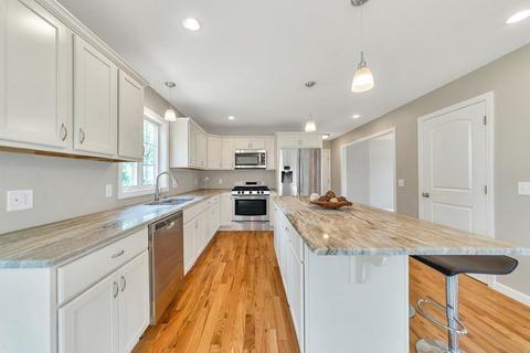 94 Joanne Dr, Springfield, MA 01119 photo 4