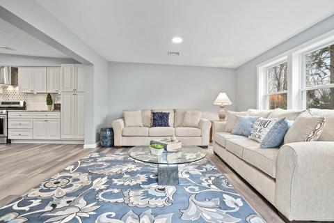 9 Exeter St, Danvers, MA 01923 photo 5