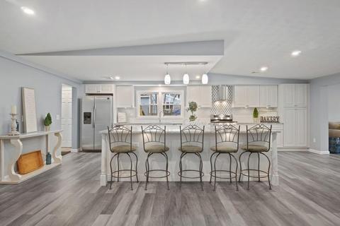 9 Exeter St, Danvers, MA 01923 photo 3
