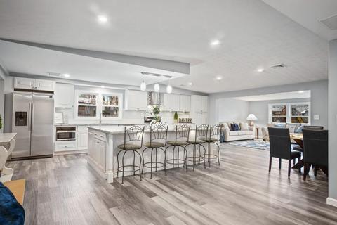 9 Exeter St, Danvers, MA 01923 photo 1