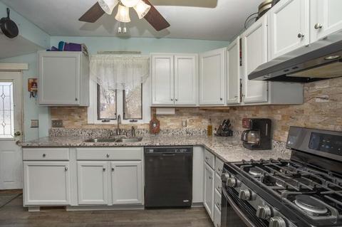 24 Briarwood Dr, Wareham, MA 02571 photo 4