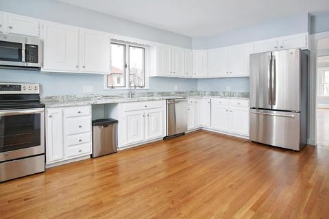 49 Davis Ave #2, Brookline, MA 02445 photo 2