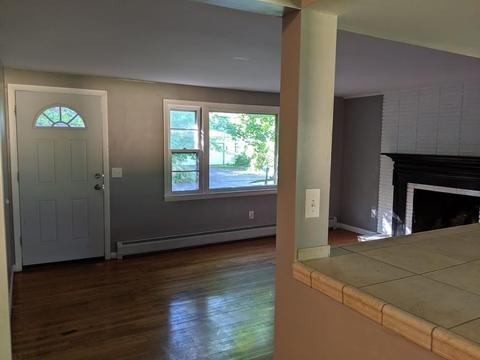 25 Colonial Ave, Easthampton, MA 01027 photo 5