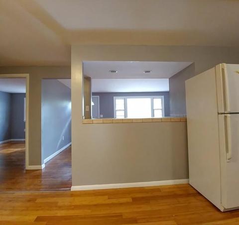 25 Colonial Ave, Easthampton, MA 01027 photo 4