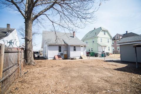 186 Maynard St, Springfield, MA 01109 photo 5