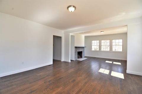 497 Locust St, Danvers, MA 01923 photo 9