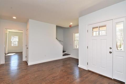 497 Locust St, Danvers, MA 01923 photo 3