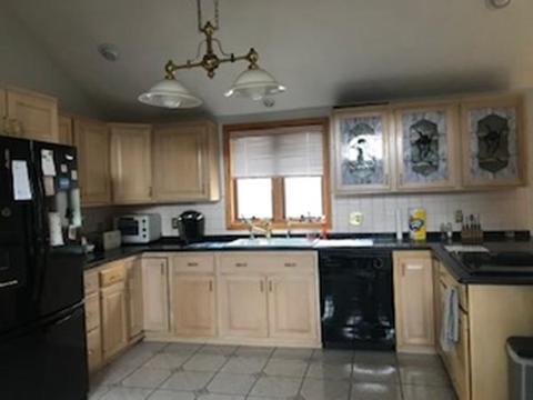 127 N Marion St, Fall River, MA 02720 photo 5