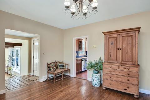 83 Brown St, Weston, MA 02493 photo 9