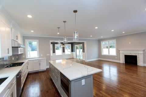 37 Pleasant St, Needham, MA 02492 photo 4