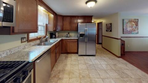 50 Blacksmith Rd, Dracut, MA 01826 photo 4