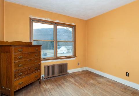 34 Brook St, Easthampton, MA 01027 photo 6