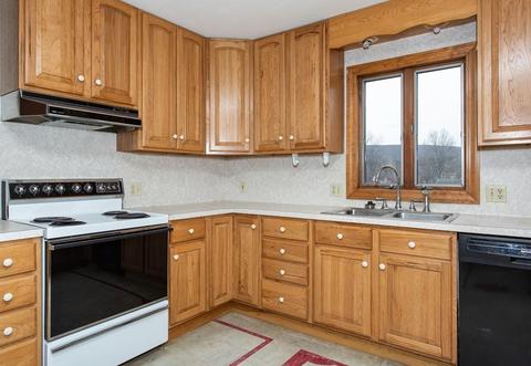 34 Brook St, Easthampton, MA 01027 photo 4