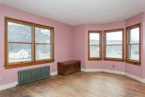 34 Brook St, Easthampton, MA 01027 photo 8