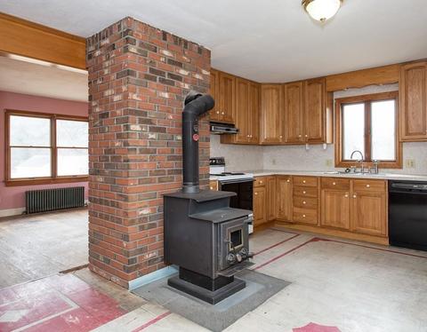 34 Brook St, Easthampton, MA 01027 photo 12