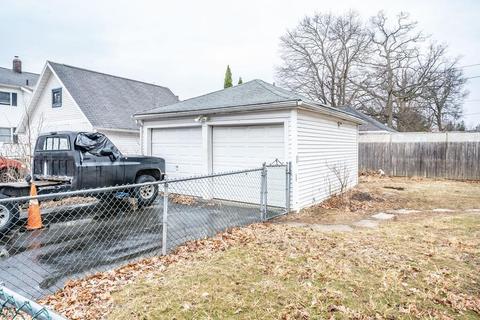 197 Phoenix Ter, Springfield, MA 01104 photo 2