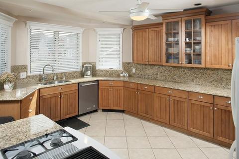 42 Q St, Hull, MA 02045 photo 4