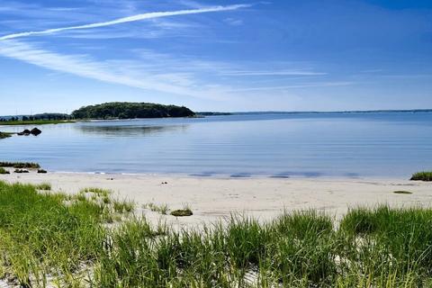 64 Burgess Point Rd, Wareham, MA 02571 photo 1