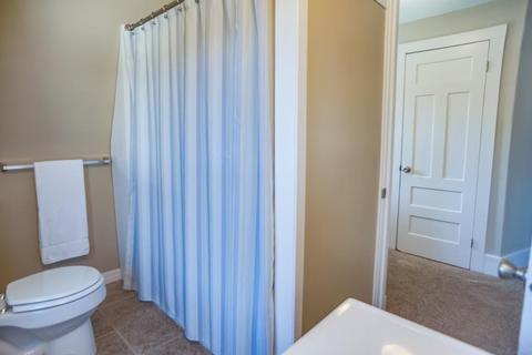 33 Mohegan Ave, Springfield, MA 01151 photo 20