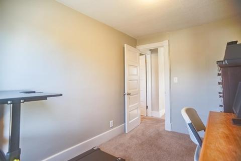 33 Mohegan Ave, Springfield, MA 01151 photo 24
