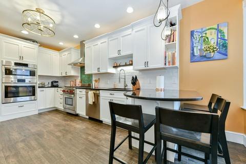 17 Strathmore Rd #3, Brookline, MA 02445 photo 11