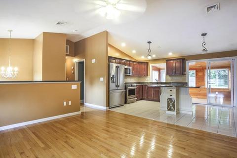 145 Fairfield Ave, Woonsocket, RI 02895 photo 3