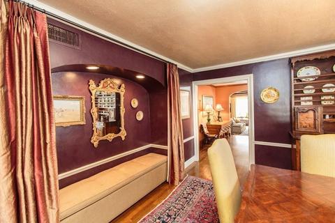 175 Cliff Rd, Wellesley, MA 02481 photo 9