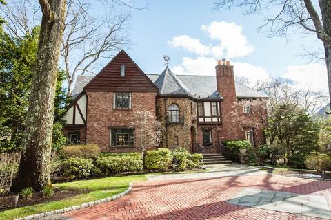 175 Cliff Rd, Wellesley, MA 02481 photo 1