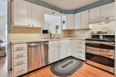 25 Sandra Ln, Reading, MA 01867 photo 15