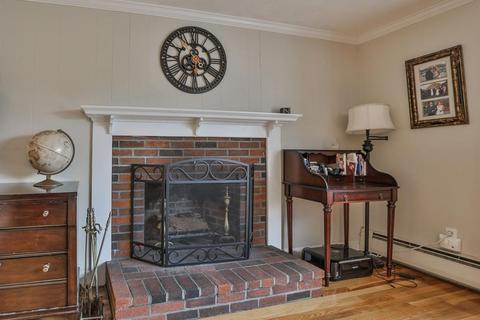 25 Sandra Ln, Reading, MA 01867 photo 9