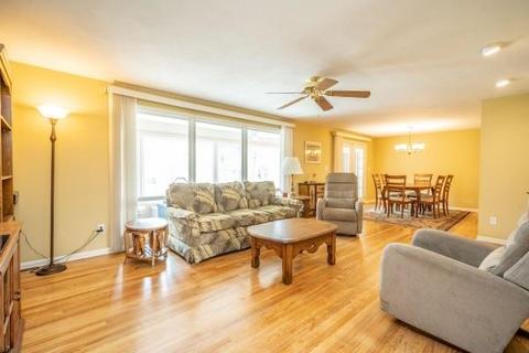 23 E Primrose Dr, Longmeadow, MA 01106 photo 6