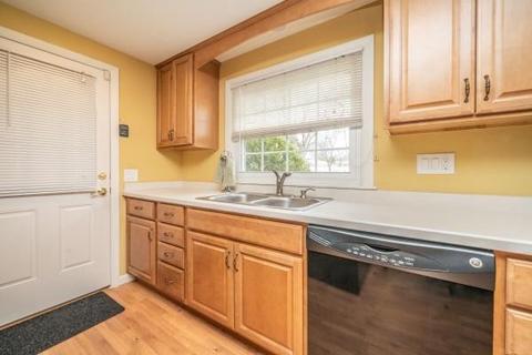23 E Primrose Dr, Longmeadow, MA 01106 photo 3