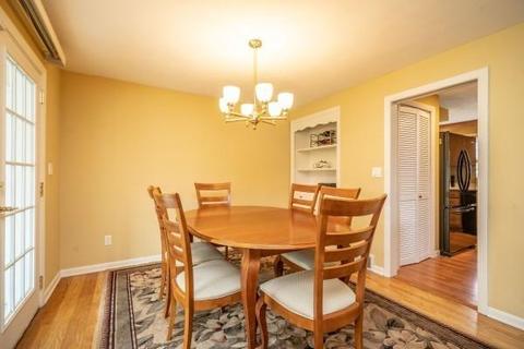 23 E Primrose Dr, Longmeadow, MA 01106 photo 9