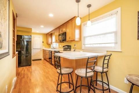23 E Primrose Dr, Longmeadow, MA 01106 photo 4
