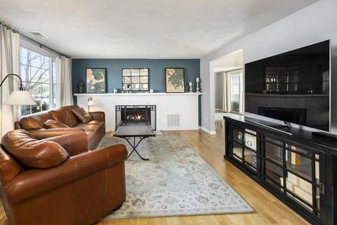 7 Waring Rd, Natick, MA 01760 photo 2