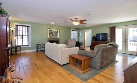 150 Pine St, West Springfield, MA 01089 photo 6