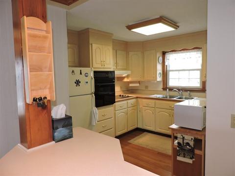 50 Union Point Rd, Webster, MA 01570 photo 14