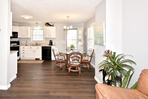 7 Breakers Dr, Bourne, MA 02532 photo 5