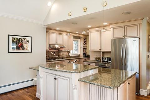 54 Blake Rd, Brookline, MA 02445 photo 9