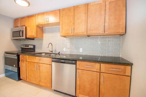 31 Governor St, Springfield, MA 01104 photo 2