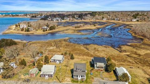 16 Massasoit Ave, Mashpee, MA 02649 photo 1
