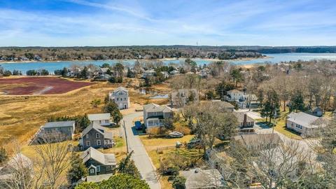 16 Massasoit Ave, Mashpee, MA 02649 photo 3