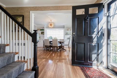 9 Cape Cod Ln, Milton, MA 02186 photo 2
