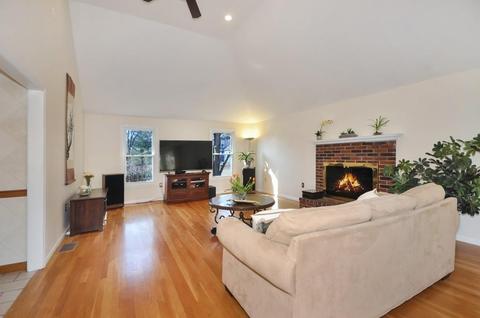 5 Badger Cir, Acton, MA 01720 photo 9