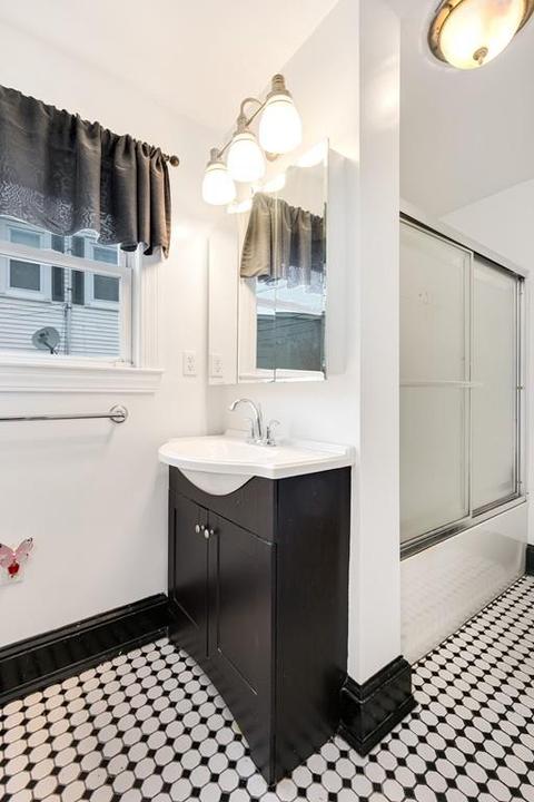 111 Woodlawn St, Everett, MA 02149 photo 11